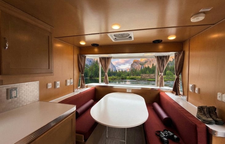 The World Wide Window offers a panoramic view of each breathtaking stop along your trip!