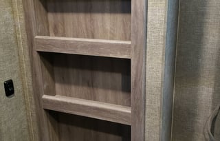 TOYHAULER BUT LIGHTWEIGHT