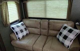 Grammy's Bunkhouse 2018 Keystone 32 Ft Camper