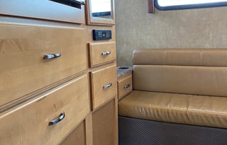 2016 Thor Motor Coach Axis 25.1