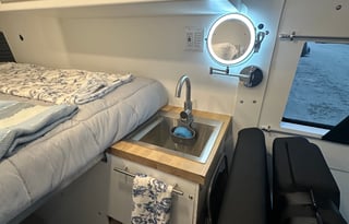 2023 Vast Overland **OFF GRID** SEATS/SLEEPS 4