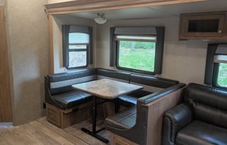2018 Rockwood fifth wheel bunks