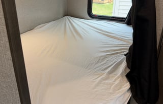 Sunny’s Family & Pet Friendly Adventure RV