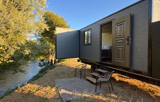 THE RIVERS NEST: Tiny Home On Applegate River
