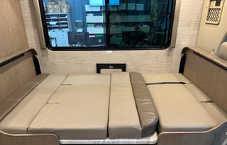 John Family 2021 Thor Motorhome (Only 6k miles)