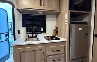 Family Bunkhouse • Sleeps 5 • Delivery