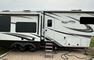 Delivery Only-2022 Grand Design - Solitude 345GK-R