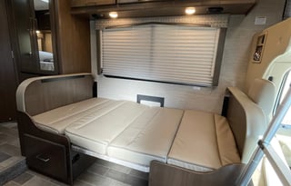 DESERT ROSE | Easy-to-Drive Class C | Sleeps 5