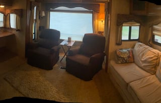 2010 Keystone Montana 5th wheel 3150 RL