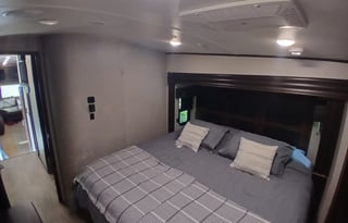 The whole family 3 bedroom Camper