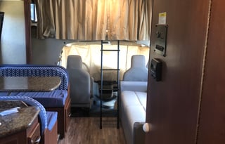 Pet Friendly, Outdoor Living, Top Shape Class C RV