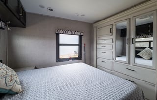 Spacious Dog Friendly and stocked for adventure!!