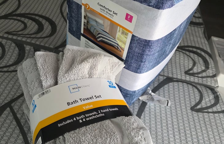 New linens and towel set available