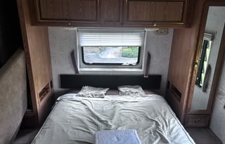 1998 Coachmen RV Leprechaun 190CB Ford 350