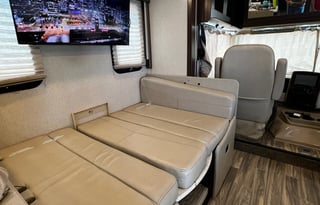 2020 Thor Ace Vantura