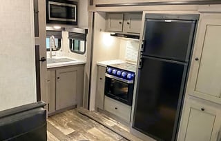 Very comfy couples camper.  Pet friendly too!!