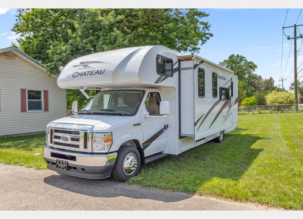 Class C Motor Home rentals in Rochester Hills
