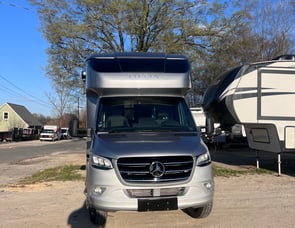 Tiffin Motorhomes Wayfarer 25 RW