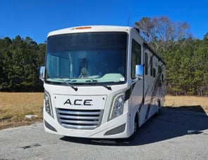 Thor Motor Coach ACE 32B