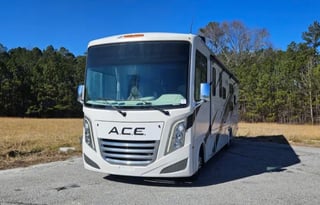 2024 Thor A.C.E. 32B - Style & Space for Family