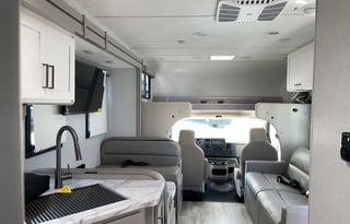 ZWS Luxury Rentals Brand New 2026 Thor Geneva 28VT