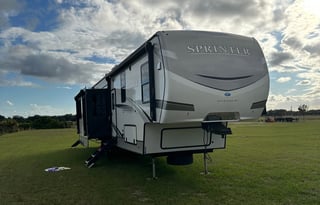 "Daytona" 5th wheel  Bunks & 2 Baths (OKFL1968)