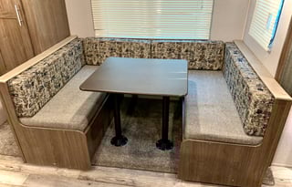 2019 Keystone Bunkhouse Sleeps 8! Family Friendly!