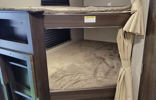 MoJo's 2019 Summerland Sleeps 10