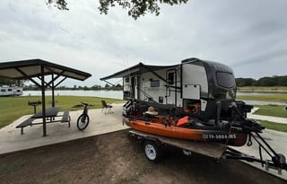 Camping Fisherman's Rockwood 2618RD Escape Craft