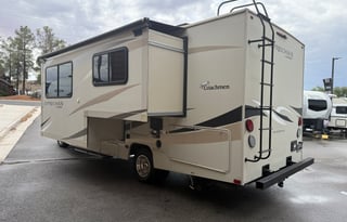 2018 Coachmen LEPRECHAUN 240FS