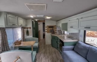 Colourful and custom Art RV ! Mary Pickford.