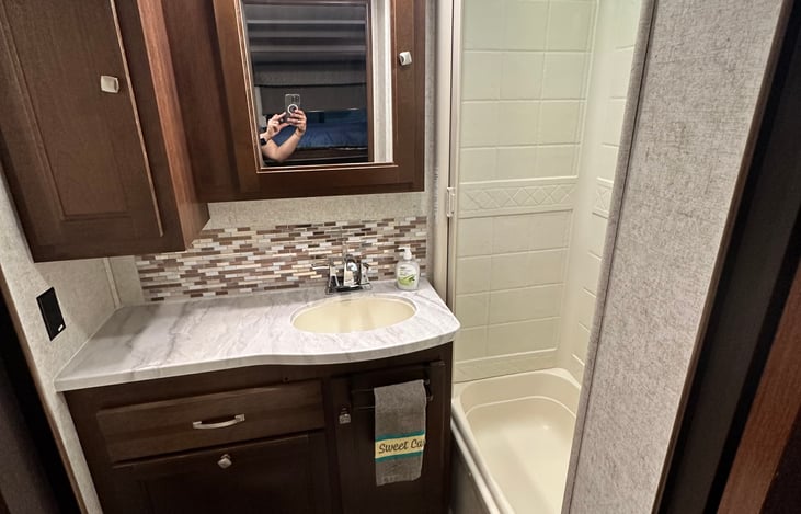 Bathroom with shower tub