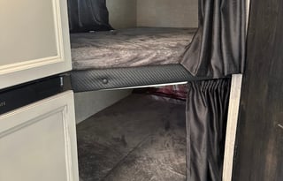 Cozy Camper for Couples & Kids | Easy to Tow!