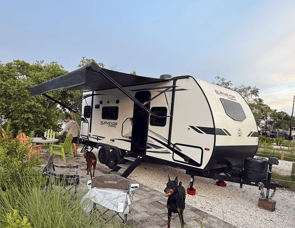 Forest River RV Surveyor Legend 203RKLE