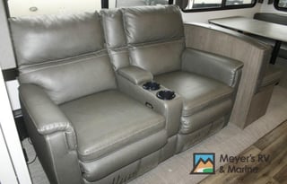 2021 Keystone RV Cougar “pet friendly”