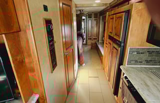 2011 Monaco Knight 36 PFT