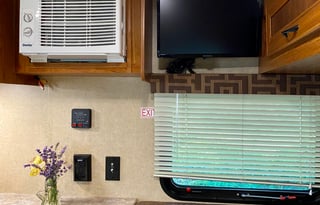 2017 Starcraft Sleeps 5| Pet friendly| Lite Tow