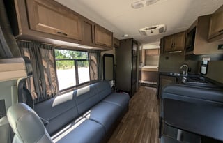 2019 Thor Majestic 28A - Your Family Fun Transport