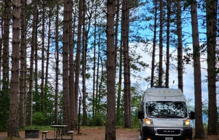 Winnebago with 2 queen beds!