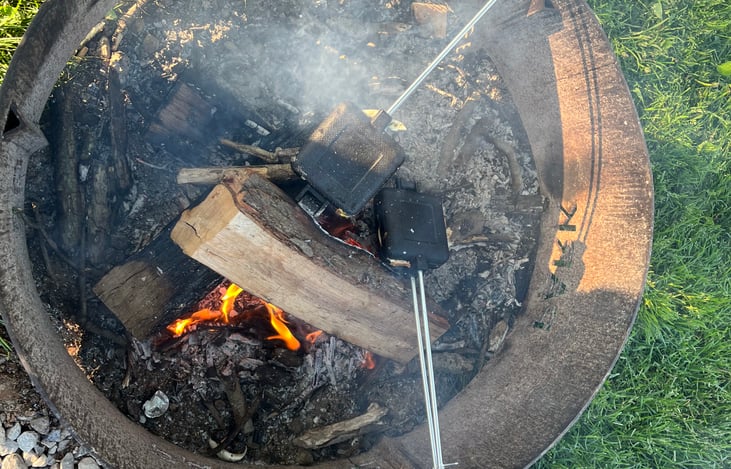 Pie irons included for campfire meals