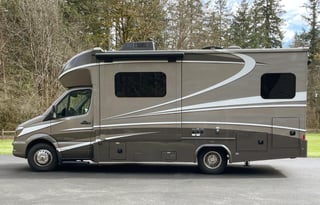 2017 Isata 3, Diesel, Auto-level, Fully Loaded.