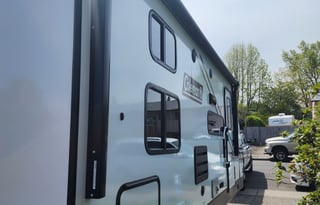 Brand new Coleman Light 1905BH