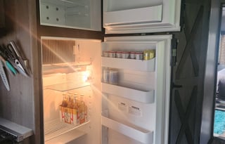 Winter Glamping? 38ft Travel Trailer w/ Arctic Pkg