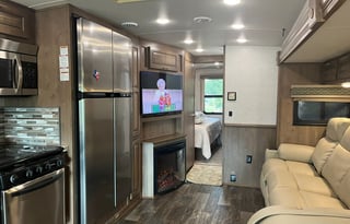 The Lone Star Lodge – Tailgate-Ready, Pet-Friendly