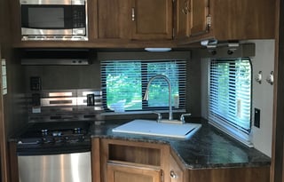 26' travel trailer,  Starlink internet available!