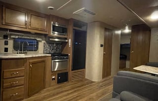 **MONTH TO MONTH TEMP HOUSING **NO INSURANCE FEES!