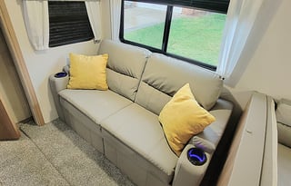 2022 Prime Time RV Avenger 27DBS