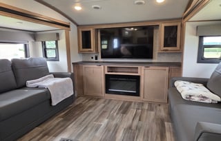 The Grand Retreat- Sabre 37FLH 2024- fifth wheel