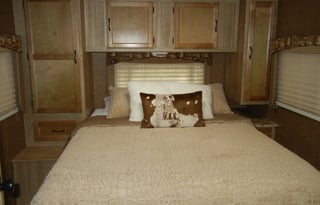 Bebe's RV sleeps 8, take her on your next trip!