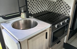 Adventure in Lulu the RV- 25 ft Sunseeker LE